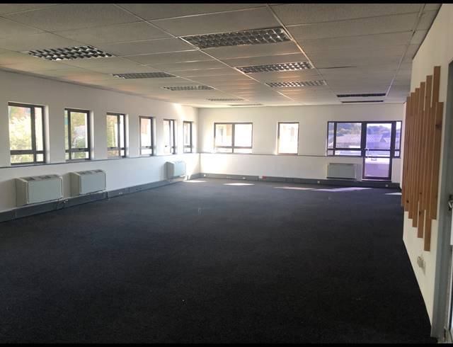 194M² OFFICE TO LET IN HYDE PARK